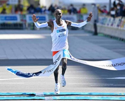 Fhinix Sports | Más allá de hacer historia… Eliud y su desempeño en el maratón de Tokio