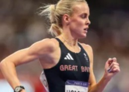 Fhinix_París 2024 Atleta de NiKE Keely Hodgkinson gana el oro en los 800 metros.