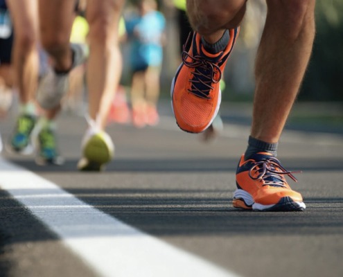 Fhinix_Cómo elegir zapatillas según la altimetría: Guía completa para corredores de ruta y trail.